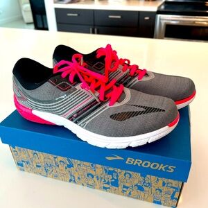 Brooks running shoes size 10